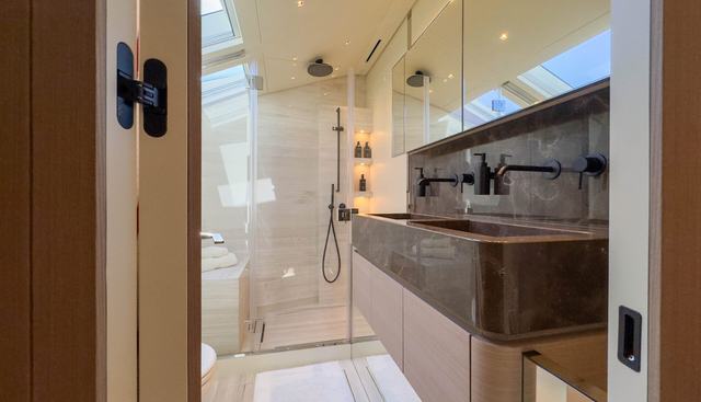 SL90A yacht for sale 52