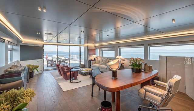 ONE ZERO yacht for sale 28