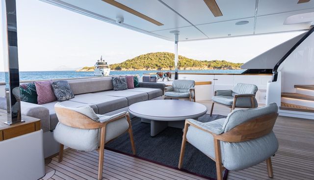 QUEEN J III yacht for sale 7