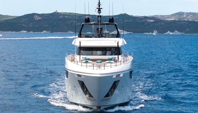 QUEEN J III yacht for sale 3