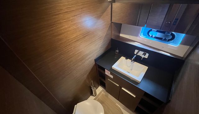 White Pearl yacht for sale 38