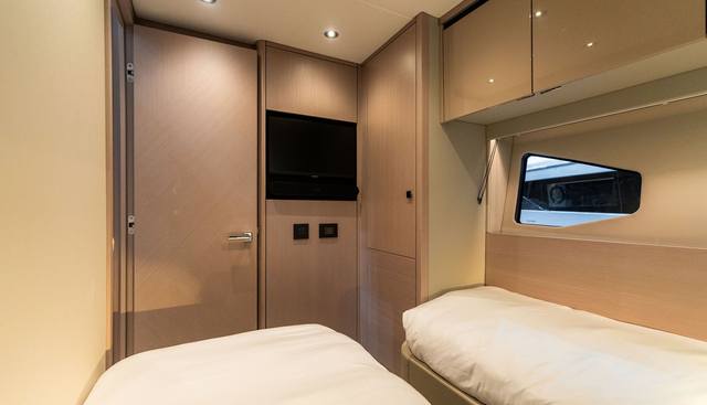 4532656 yacht for sale 42