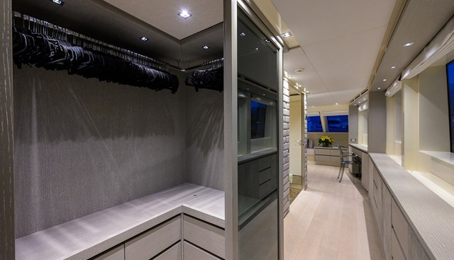 PHOENIX yacht for sale 85