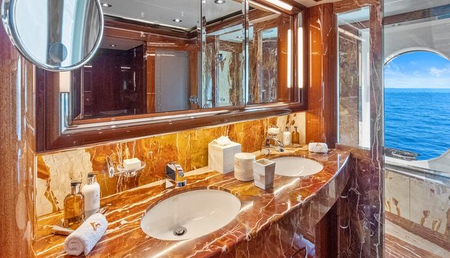 Amica Mea yacht for sale 32