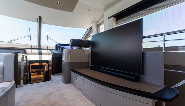 3042568 yacht for sale 35