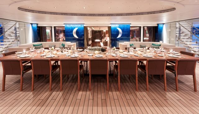 LUNA yacht for sale 10