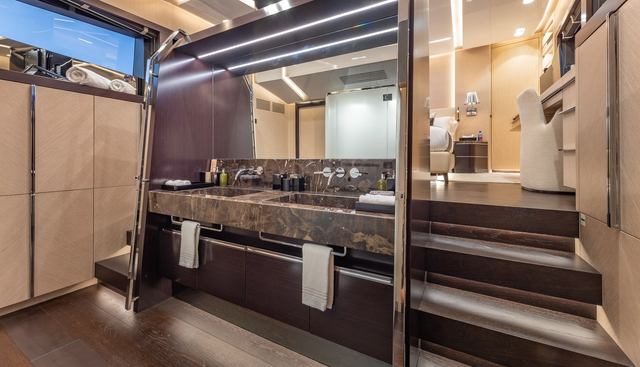 BACK 9 AND A HALF yacht for sale 18