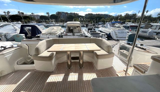 F55 yacht for sale 18