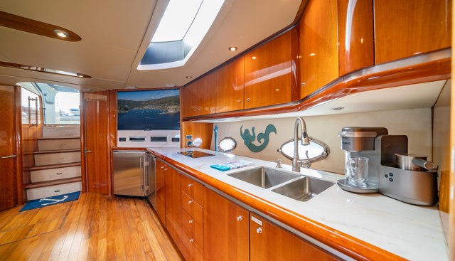 Island Girl yacht for sale 19