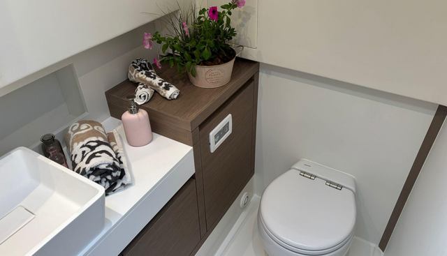 noname yacht for sale 37