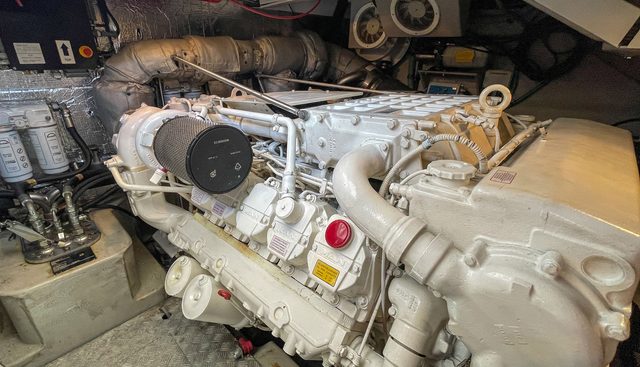JUNIOR yacht for sale 42