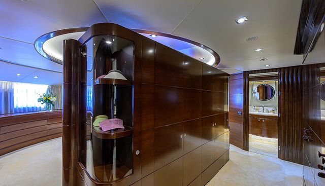 SEASCAPE V yacht for sale 38