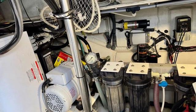 TANGERINE MOON yacht for sale 44