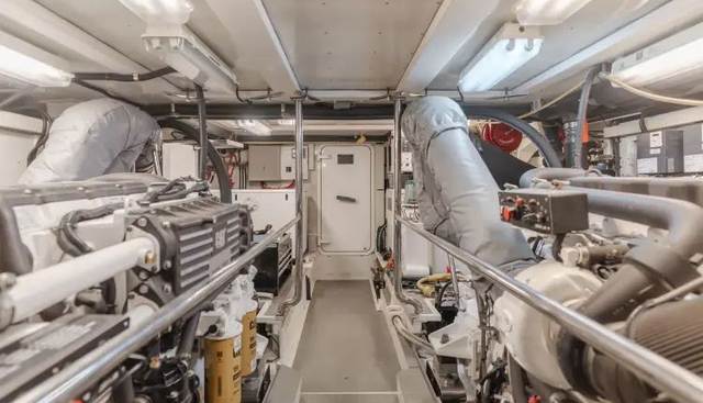 AL DI LA yacht for sale 37