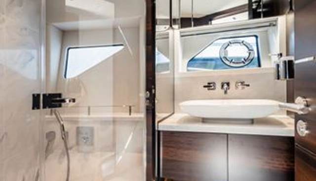 PREDATOR 65 yacht for sale 27