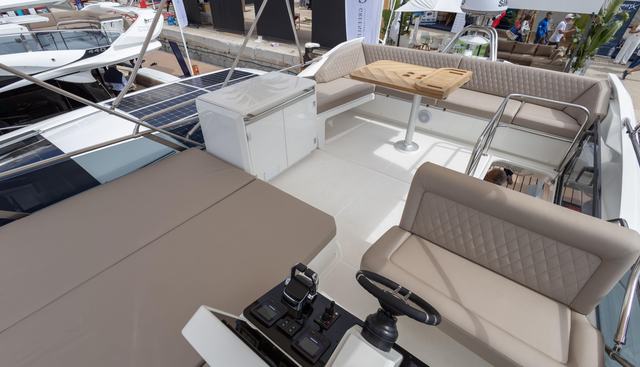 GL45FLY-76 yacht for sale 44