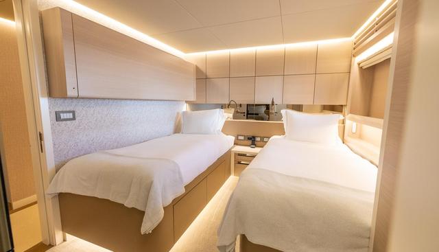 EVELYN P yacht for sale 27
