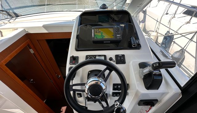 Sea Spray yacht for sale 9