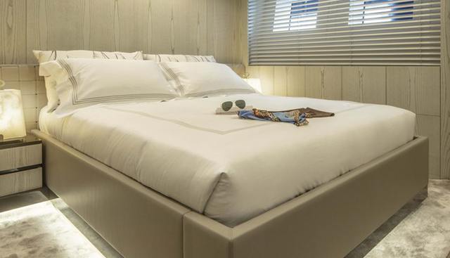 MANGUSTA GRANSPORT 45 yacht for sale 18