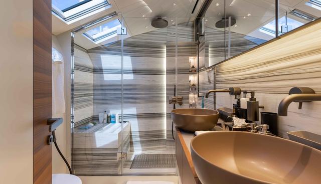 CHAMELEON yacht for sale 45