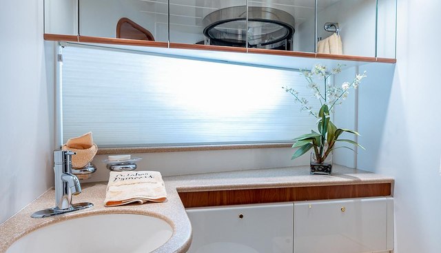 OCTOBER PRINCESS yacht for sale 40