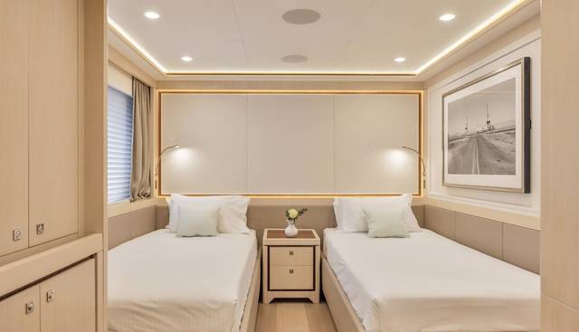 Vanadis yacht for sale 27