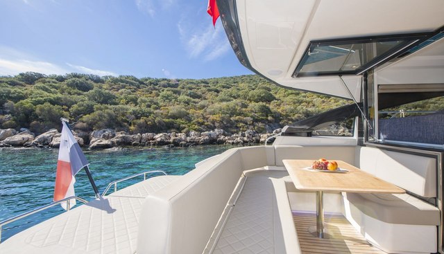 Fairline Targa 45 yacht for sale 12
