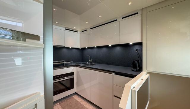 SL90A yacht for sale 25