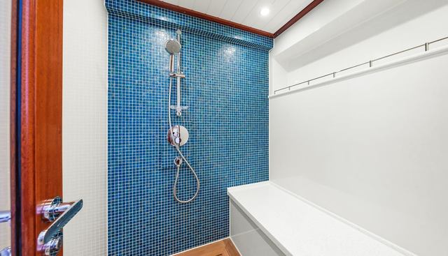 ISLAND GIRL III yacht for sale 22