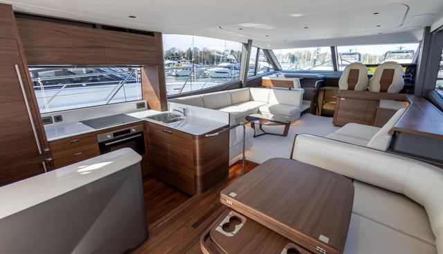 F65042 yacht for sale 20