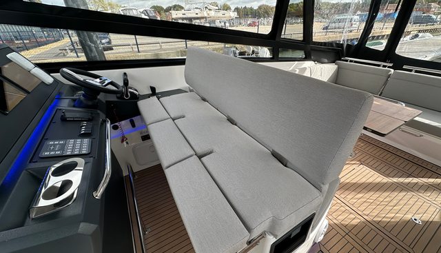 Bavaria Vida 33 Hard Top Layout 2-PALMA BOAT SHOW DISCOUNT SAVE:  22.000€ yacht for sale 12