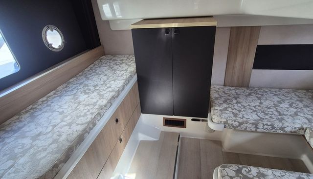 noname yacht for sale 30
