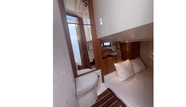 Maxima II yacht for sale 30