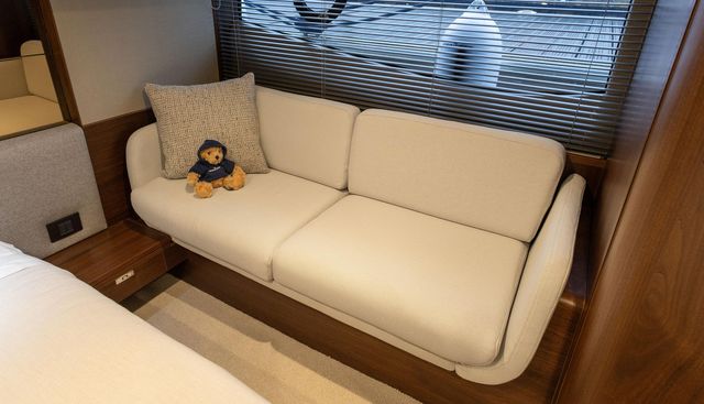 F50235 yacht for sale 47