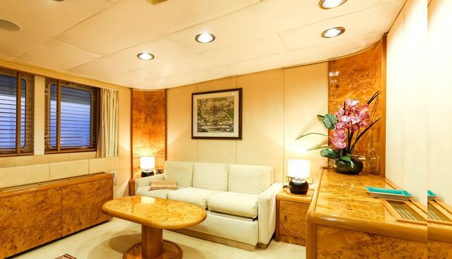 Esmeralda yacht for sale 25