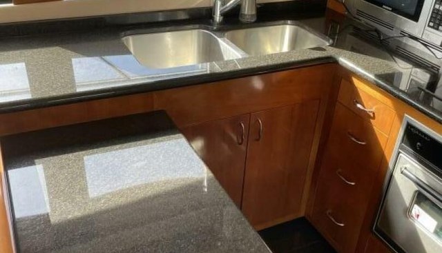 PISCO SOUR yacht for sale 22