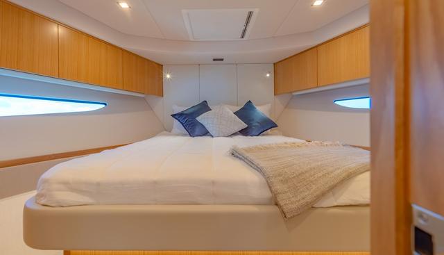 RIVIERA 4600 SY yacht for sale 10