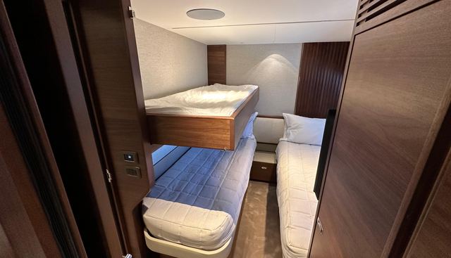 Y80018 yacht for sale 38