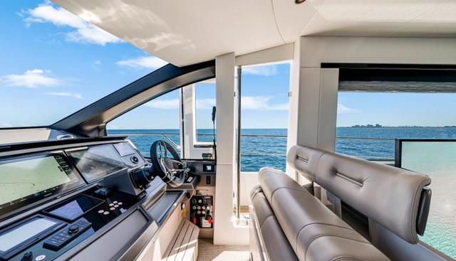 MANHATTAN 68 yacht for sale 25