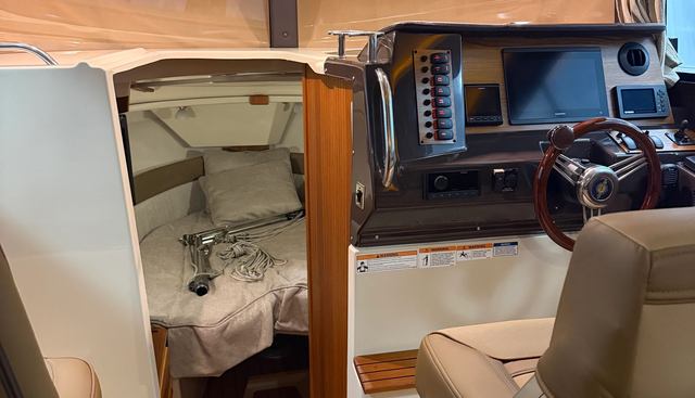 JUNI yacht for sale 22