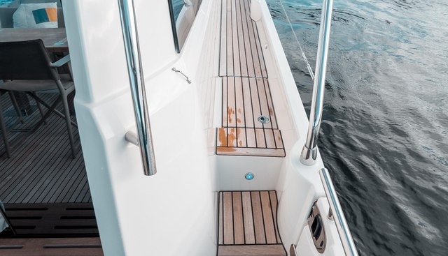 noname yacht for sale 30
