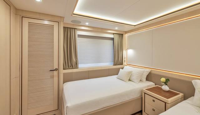 Vanadis yacht for sale 33