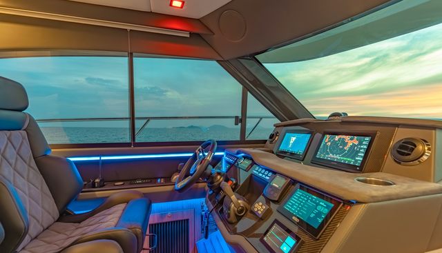 RIVIERA 4600 SY yacht for sale 14