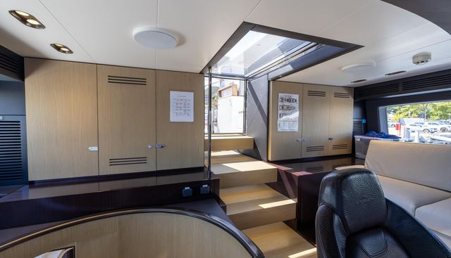 CAPTAIN MORGAN II yacht for sale 35