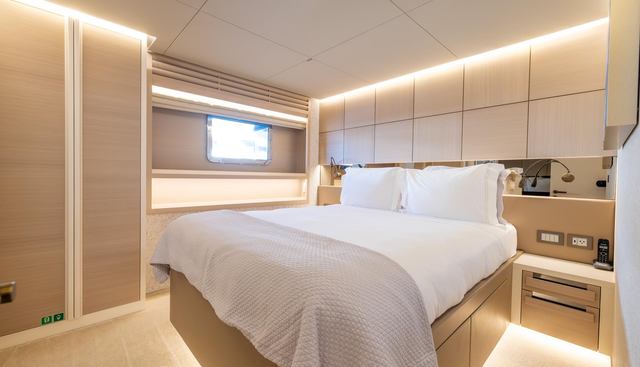 EVELYN P yacht for sale 29