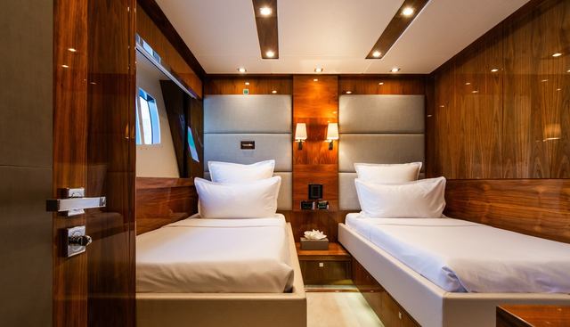 MAORO yacht for sale 15