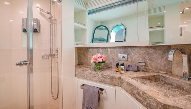 DADDY'S DREAM 888 yacht for sale 19