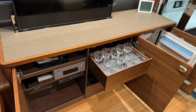 Seven yacht for sale 28