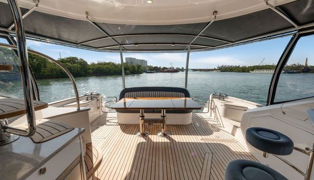 54 DAYBRIDGE yacht for sale 14
