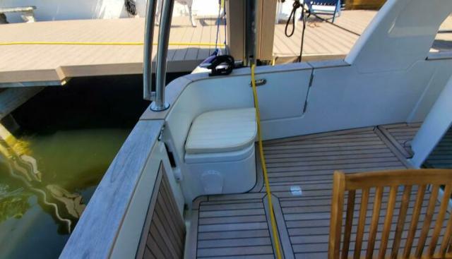 Greenline 40 yacht for sale 24